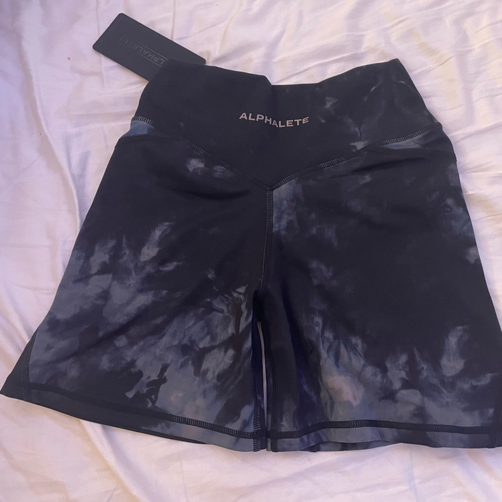 ALPHALETE SHORTS